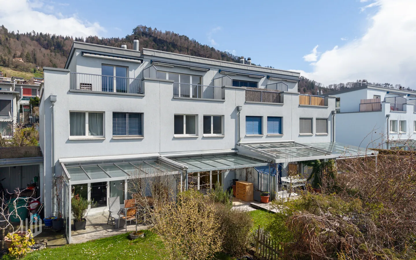 ImmoWyss - Une maison pour s'épanouir dans le quartier populaire de Lauenen - Photo 1 sur 8