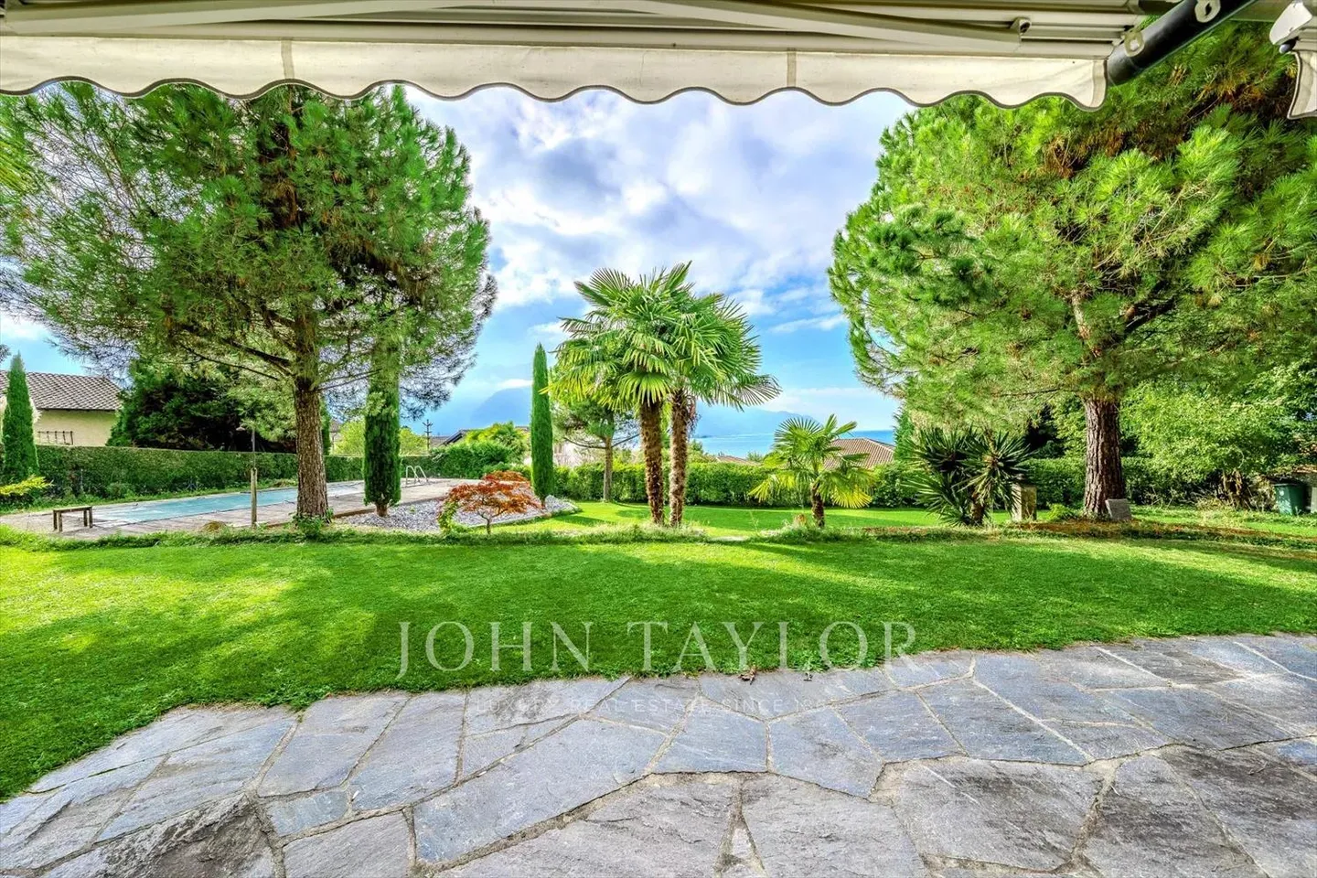 Magnificent individual villa located in Villeneuve - Photo 1 of 13