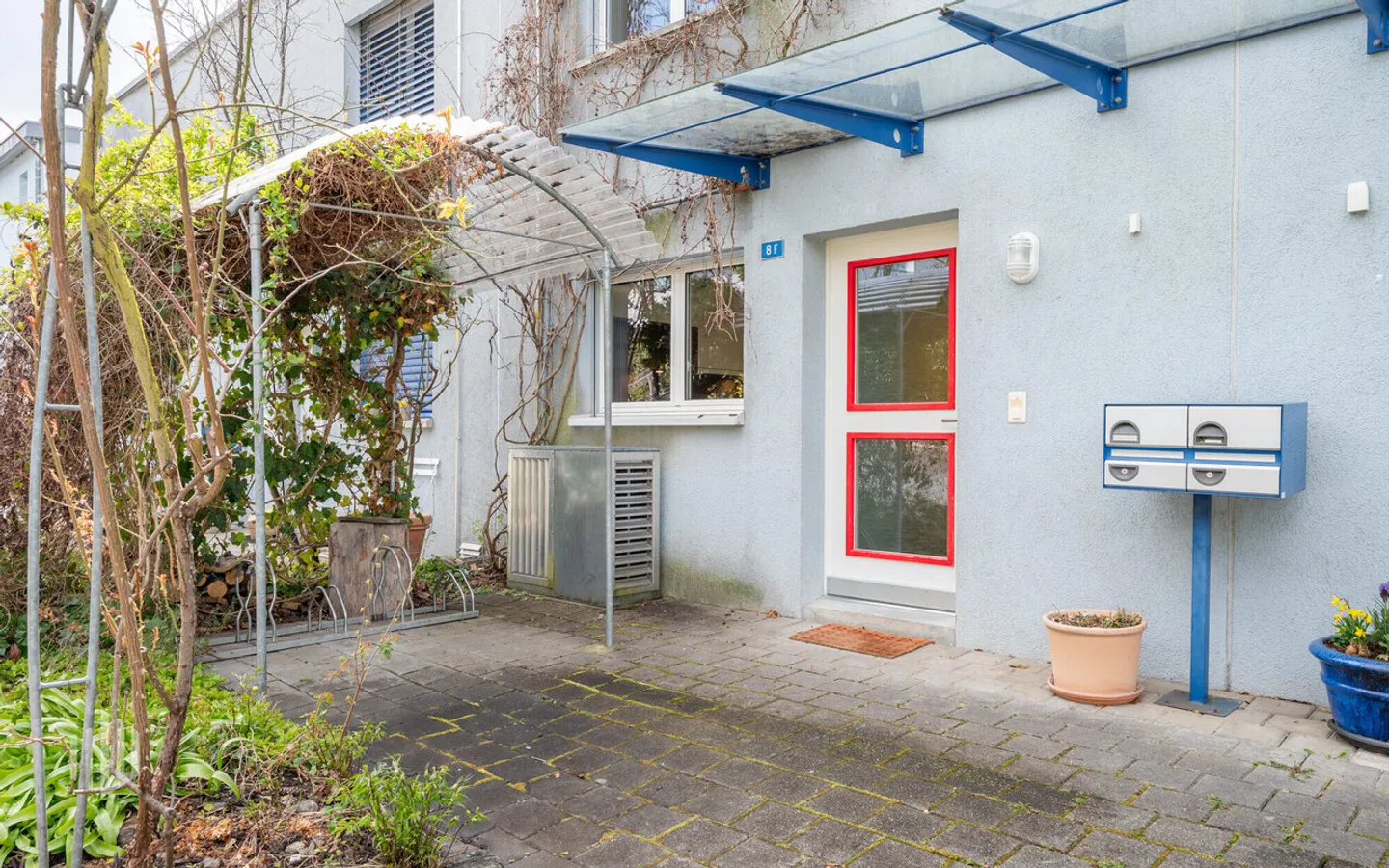 ImmoWyss - Une maison pour s'épanouir dans le quartier populaire de Lauenen - Photo 2 sur 8