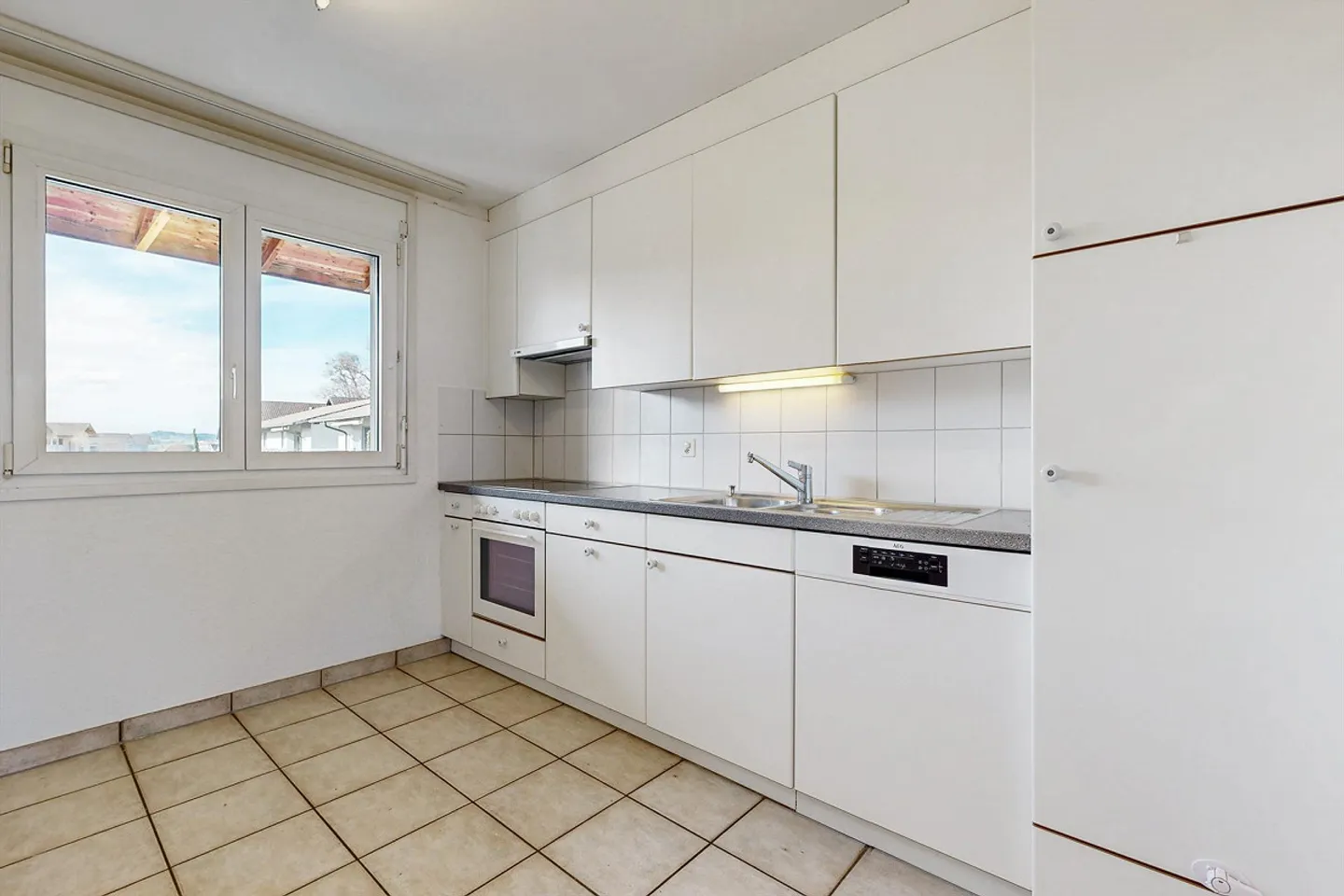 Comfort e tranquillità in un quartiere tranquillo - Foto 5 di 12