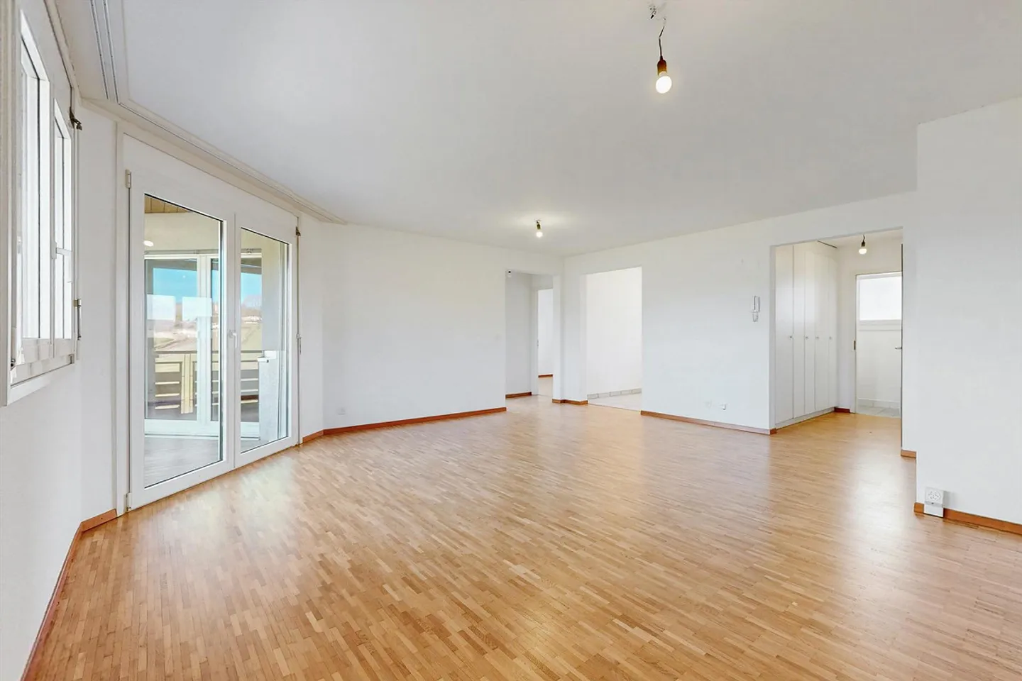 Comfort e tranquillità in un quartiere tranquillo - Foto 2 di 12