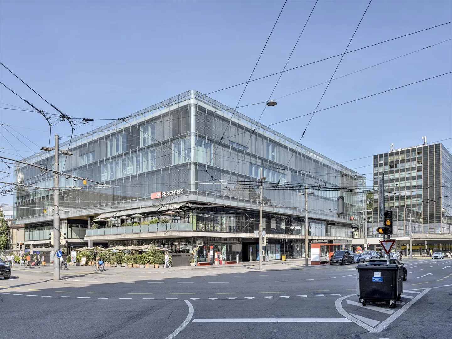 Ufficio open space nell'edificio principale della stazione di Berna - Foto 1 di 4