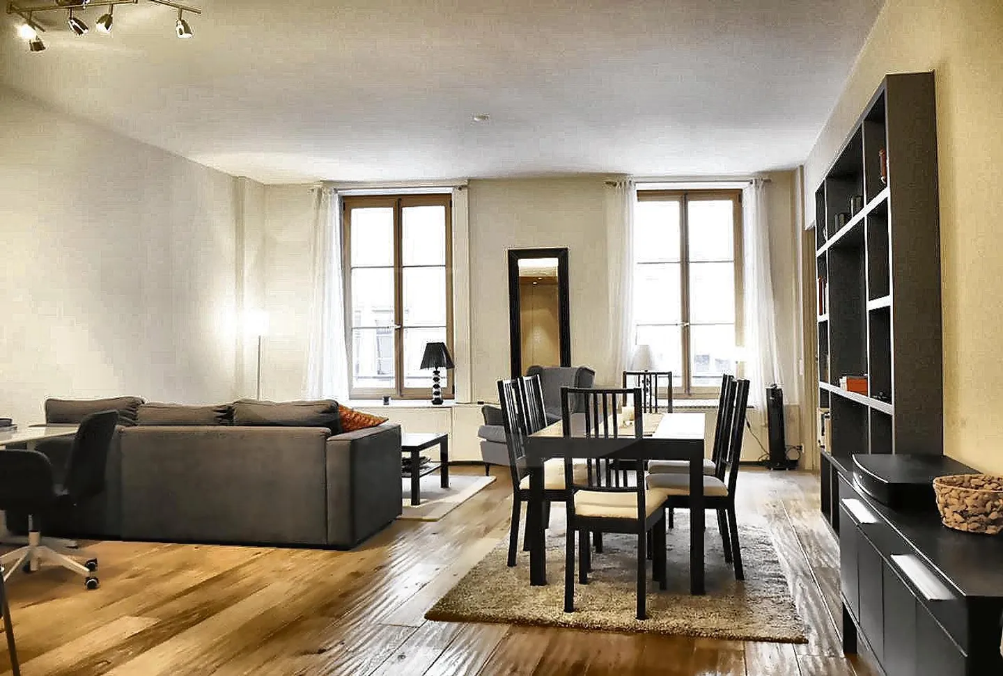 Apartment with 3 Rooms in the Old Town, Geneva - Photo 4 of 5