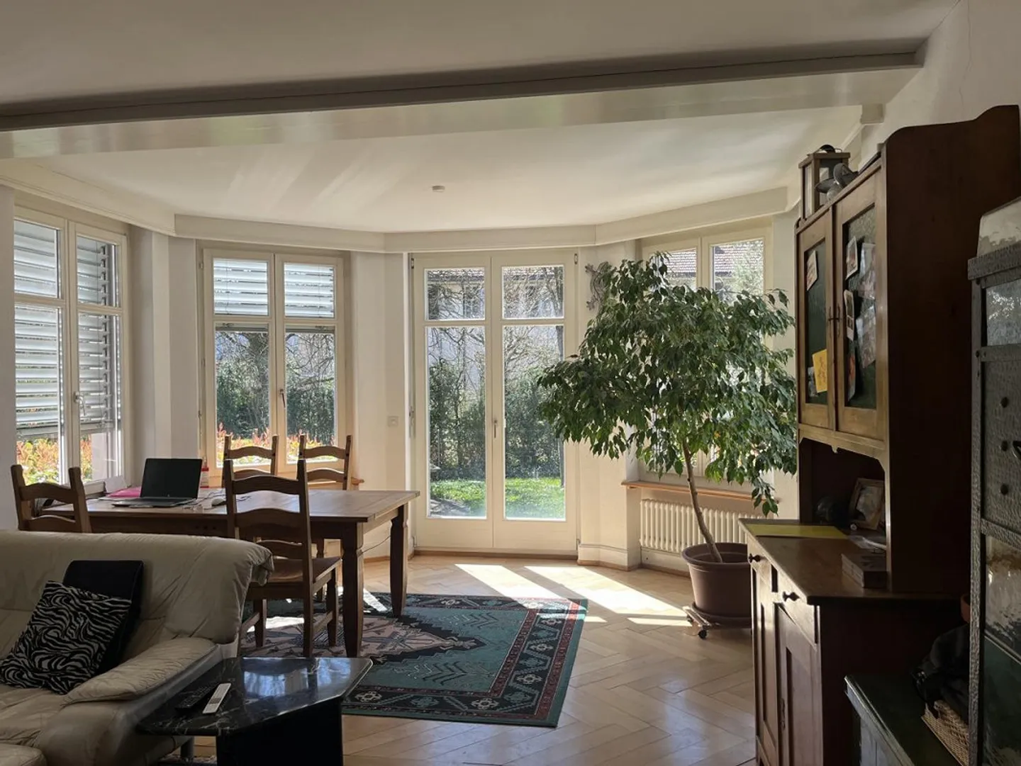 Casa unifamiliare con giardino variegato - Foto 13 di 29