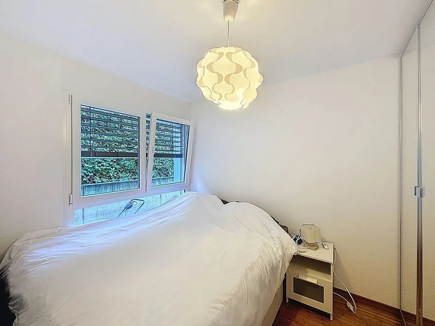 Spacious 2-room apartment in the heart of Montreux - Photo 6 of 10