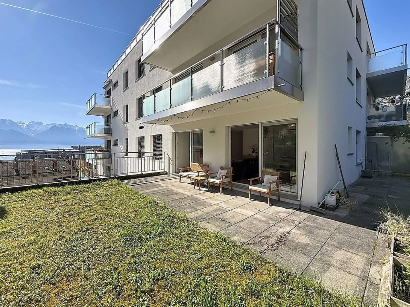 Spacious 2-room apartment in the heart of Montreux - Photo 8 of 10