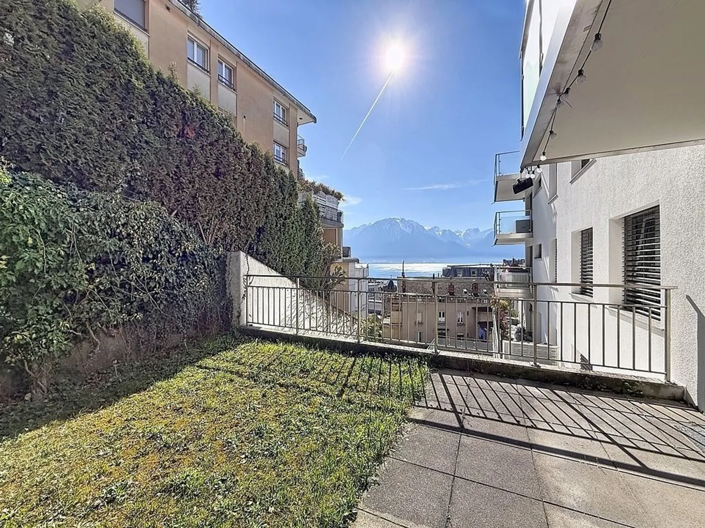 Spacious 2-room apartment in the heart of Montreux - Photo 9 of 10