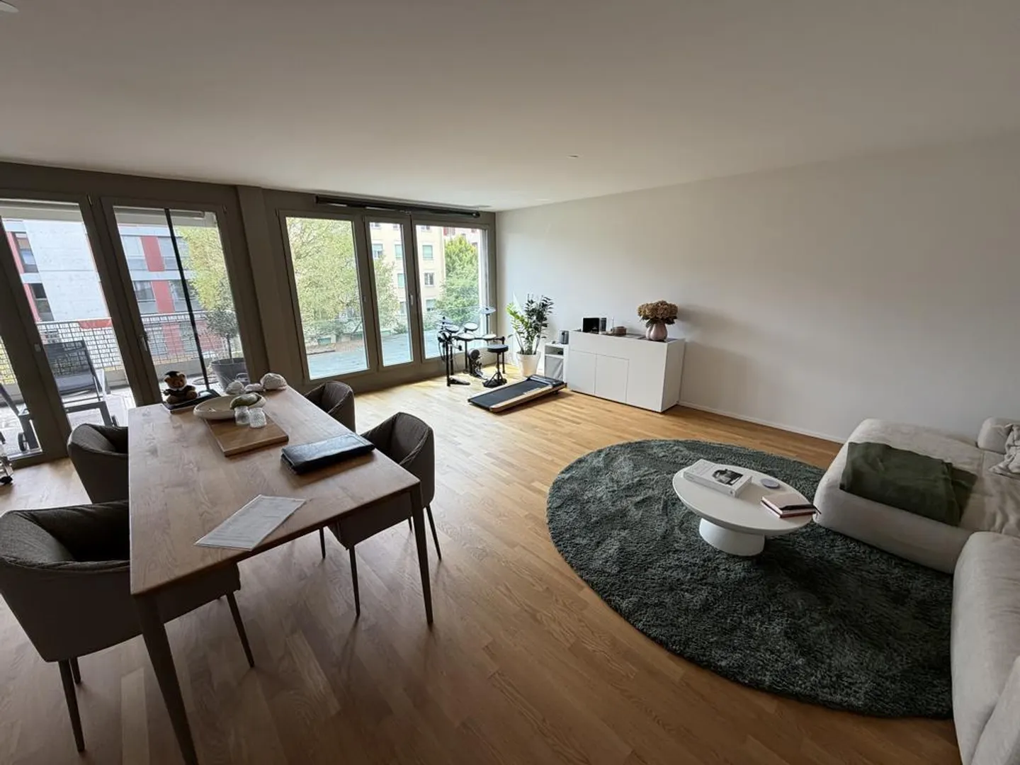 Appartement lumineux de 4,5 pièces dans un nouvel immeuble - Photo 3 sur 9