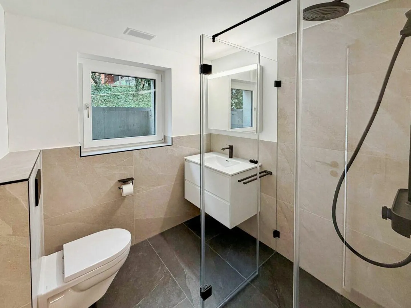 Newly built 1.5-room apartment with patio in Muttenz - Photo 9 of 10