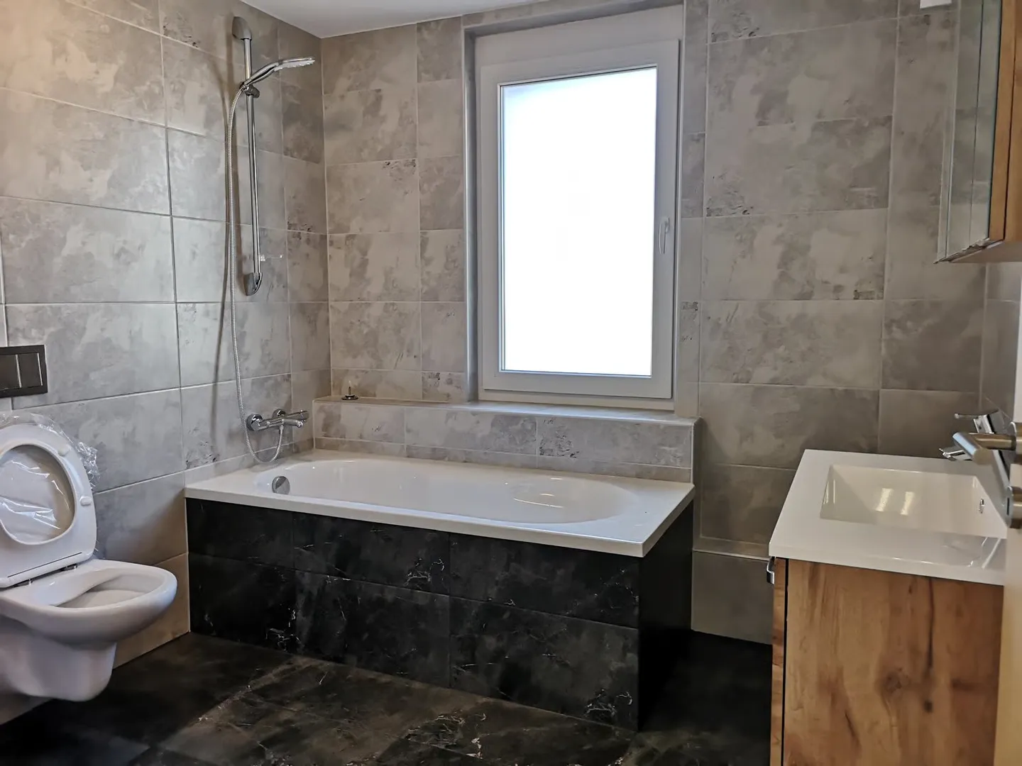 Magnifique appartement de 4,5 pièces avec terrasse et véranda, jardin 200m2 en option - Foto 8 di 24