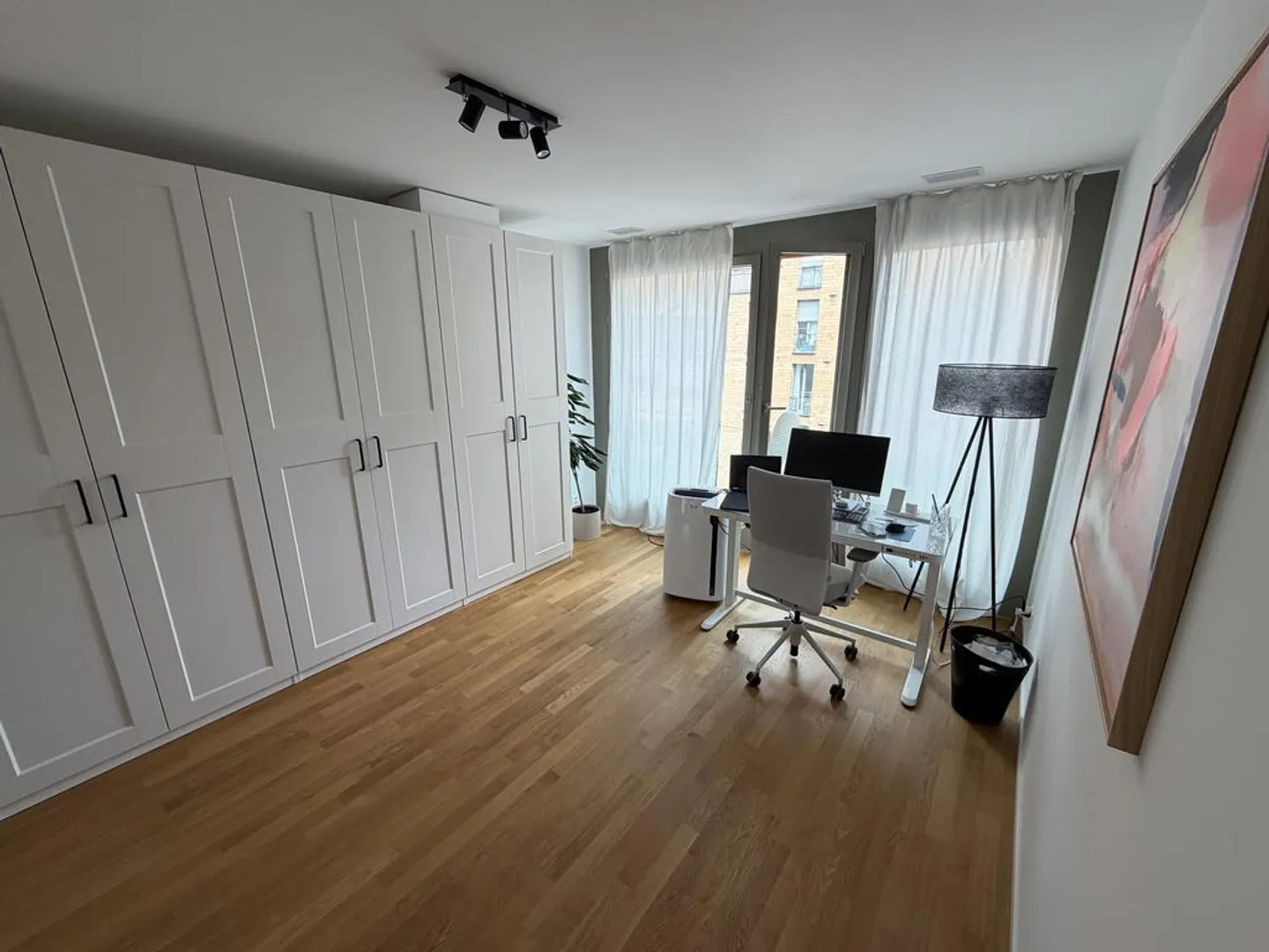 Appartement lumineux de 4,5 pièces dans un nouvel immeuble - Photo 9 sur 9