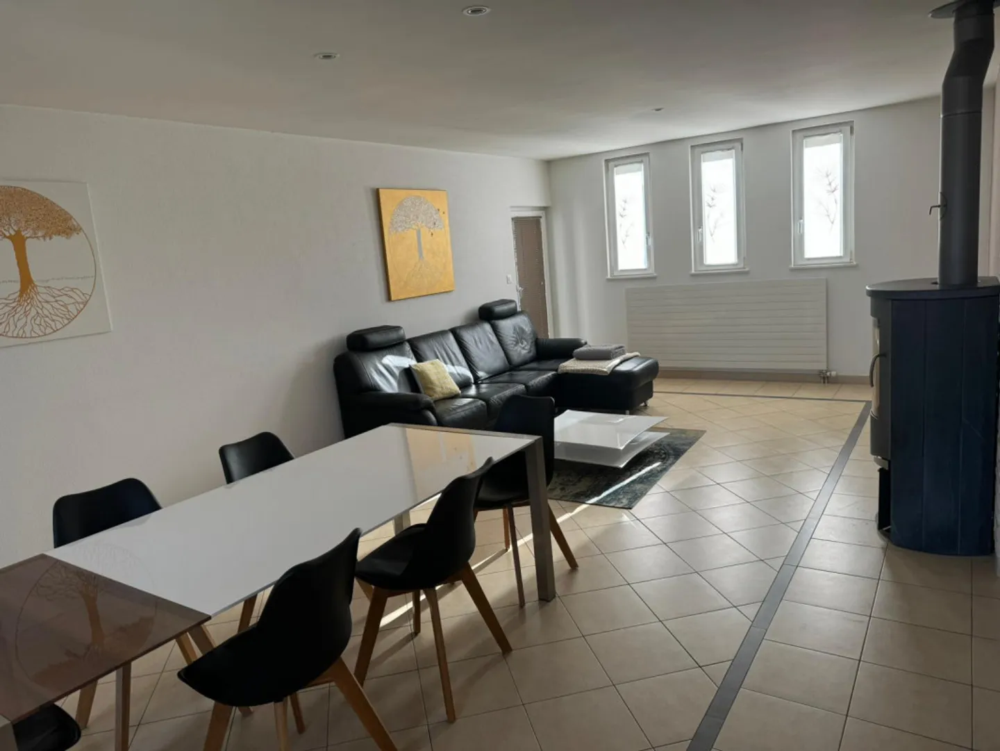 Spacious 4.5-room apartment with large terrace in the heart of La Sarraz - Photo 2 of 13