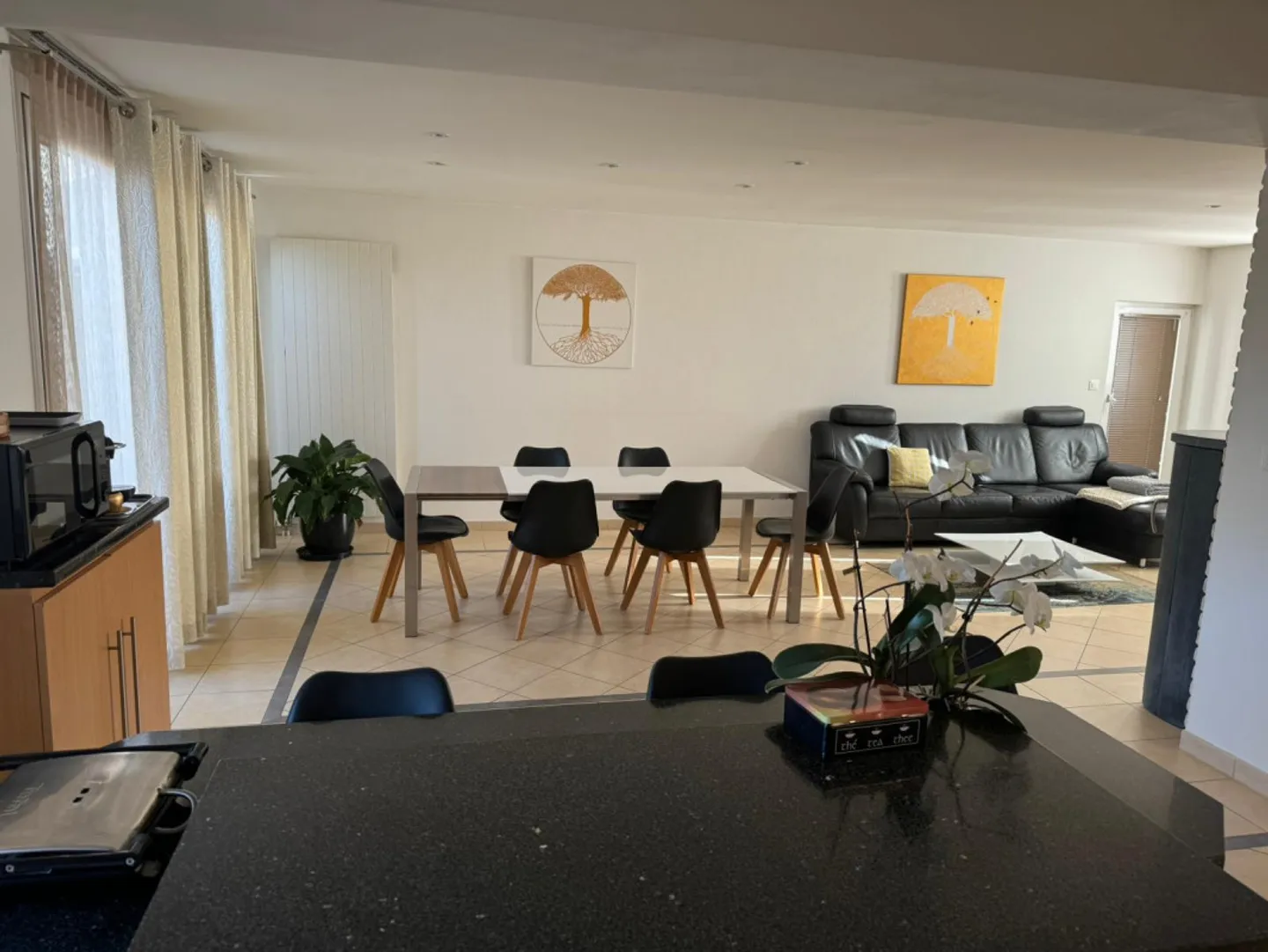 Spacious 4.5-room apartment with large terrace in the heart of La Sarraz - Photo 1 of 13