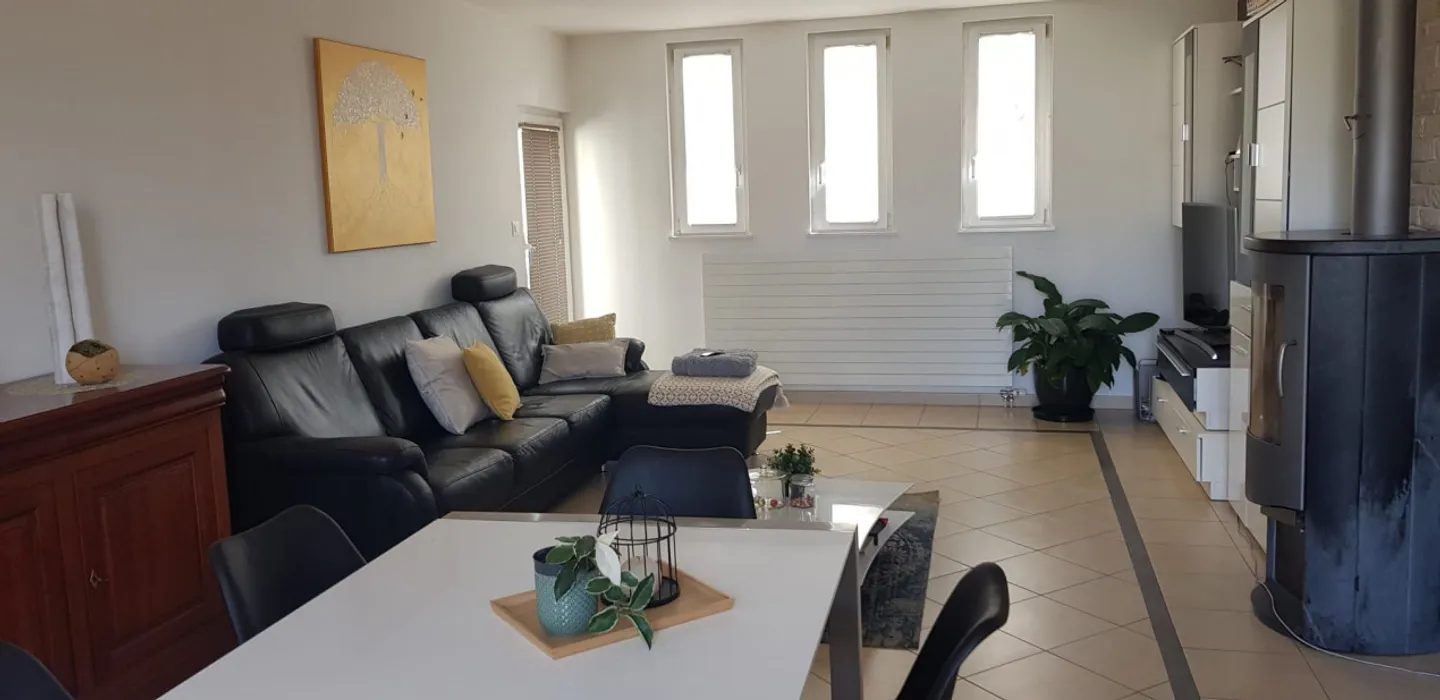 Spacious 4.5-room apartment with large terrace in the heart of La Sarraz - Photo 5 of 13