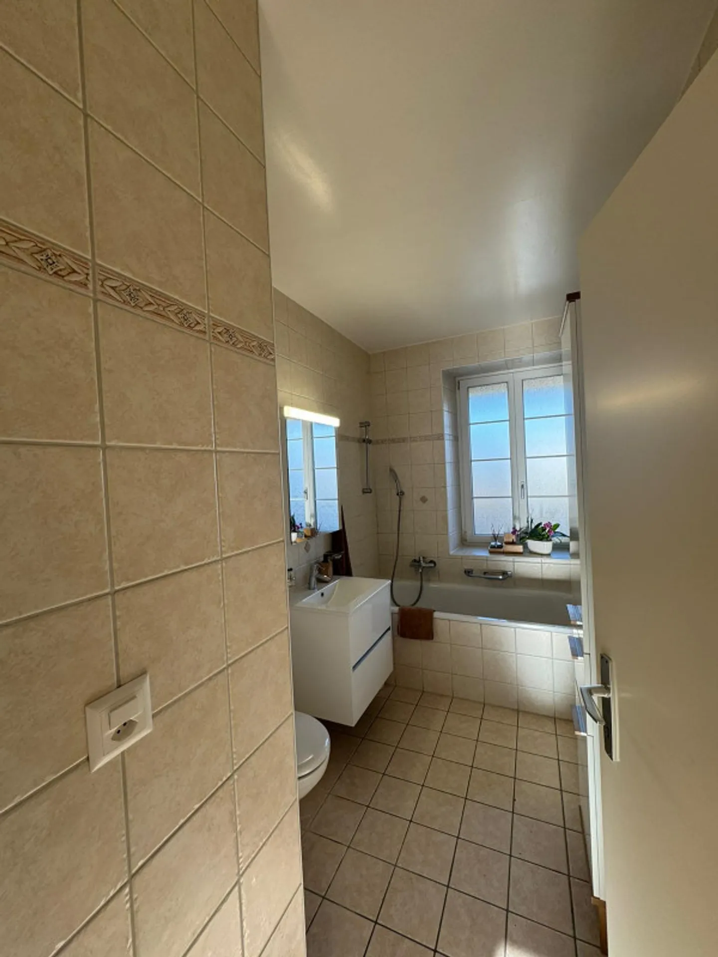 Spacious 4.5-room apartment with large terrace in the heart of La Sarraz - Photo 11 of 13