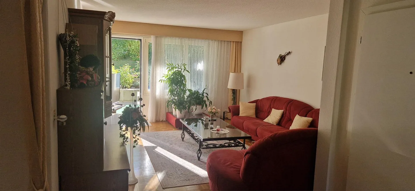 Bright 4.5-room apartment with balcony in Benglen - Photo 2 of 8