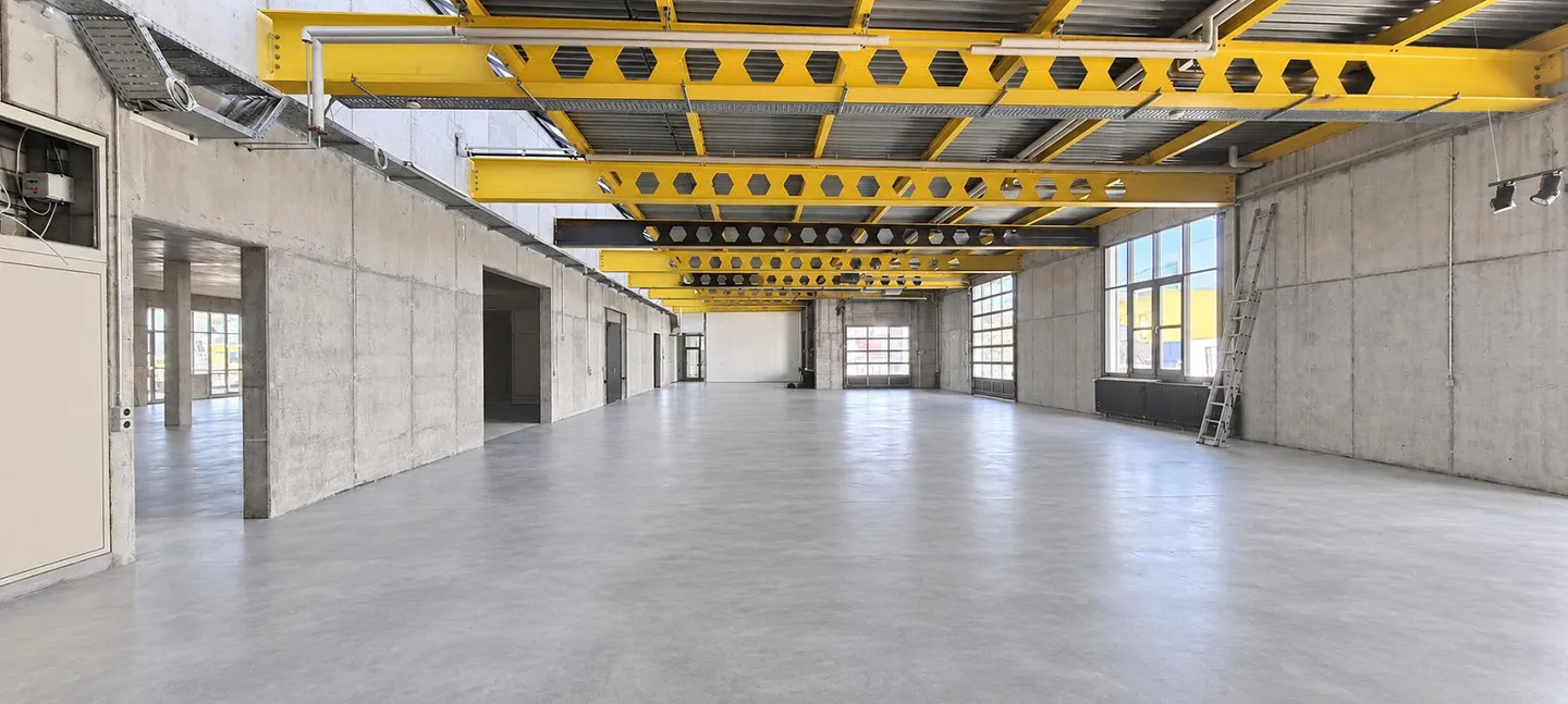 Espaces de stockage et commerciaux dans un emplacement privilégié à Sevelen - Photo 6 sur 8