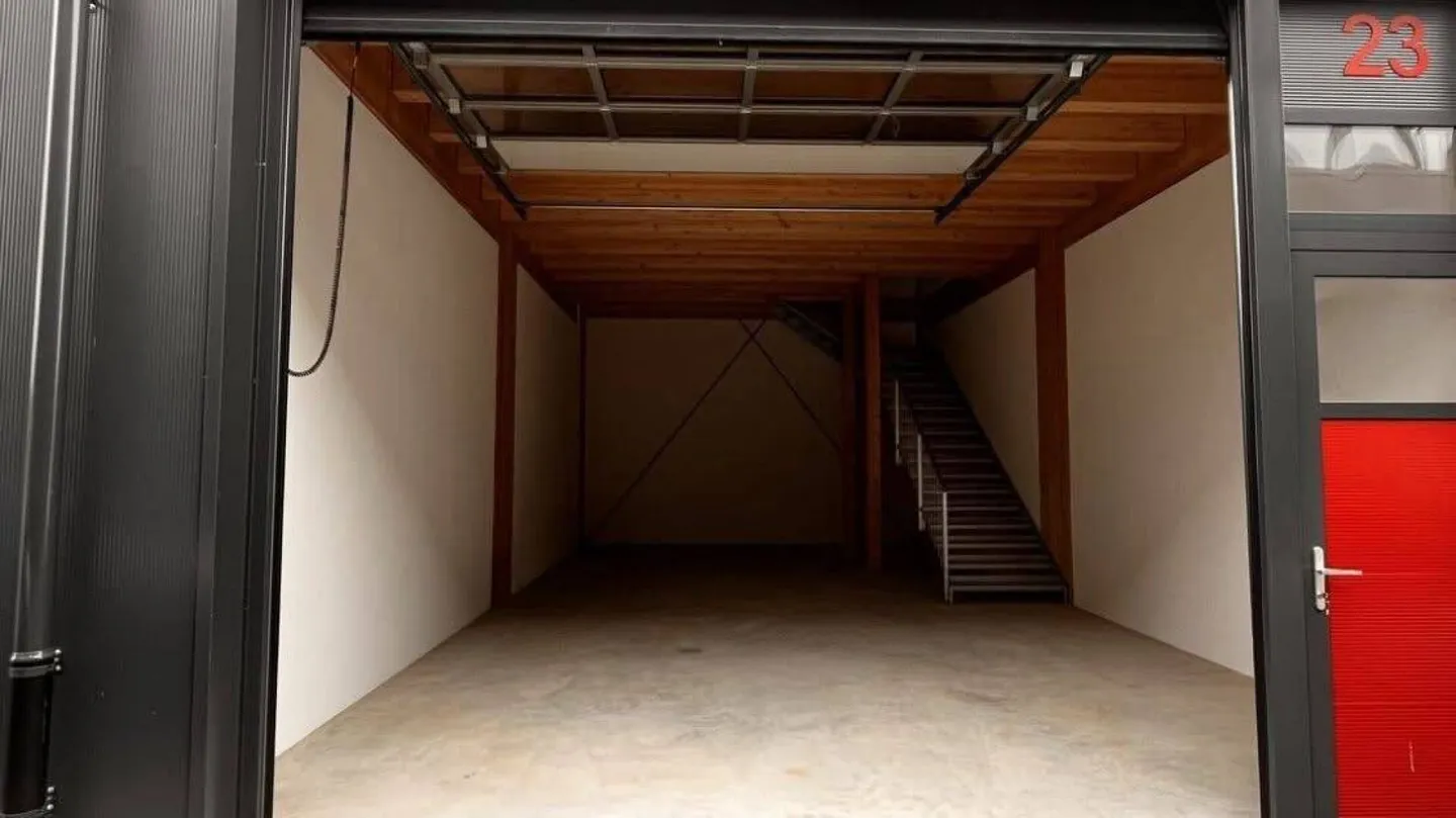 Halle 123 m2 a Bry - Foto 4 di 5