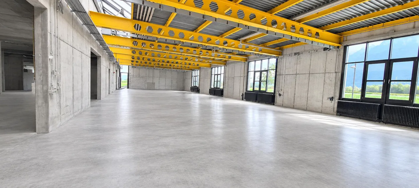 Espaces de stockage et commerciaux dans un emplacement privilégié à Sevelen - Photo 4 sur 8