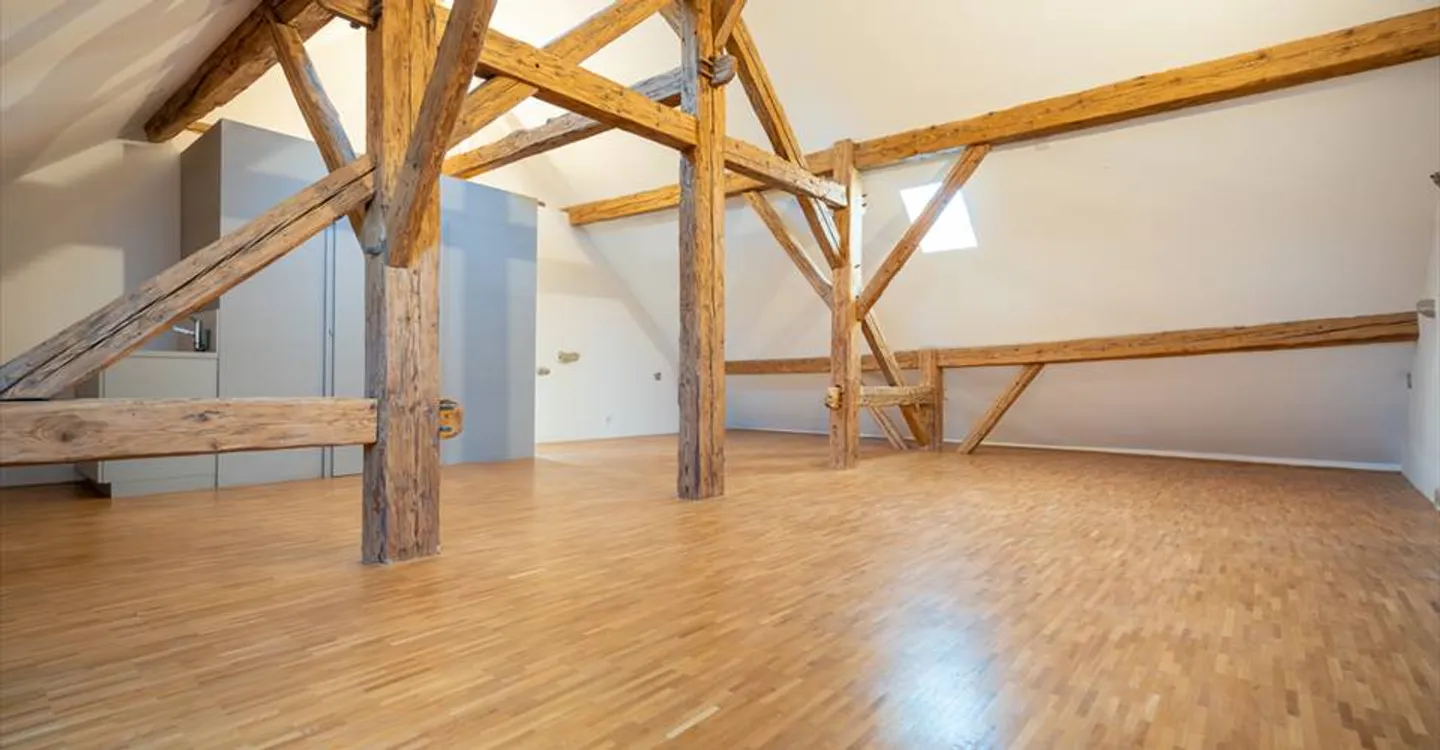 Edificio ad uso misto in affitto - Foto 1 di 7