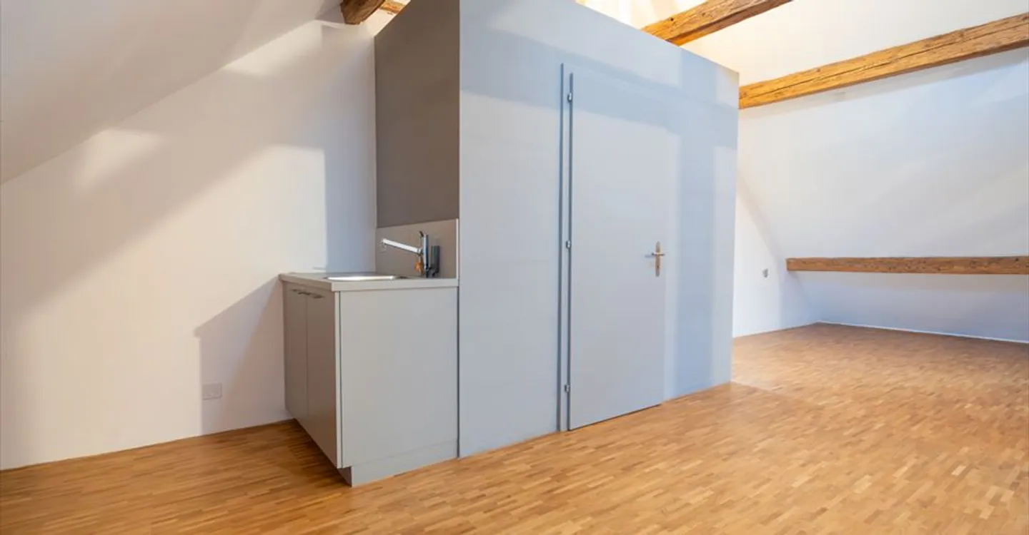 Edificio ad uso misto in affitto - Foto 2 di 7