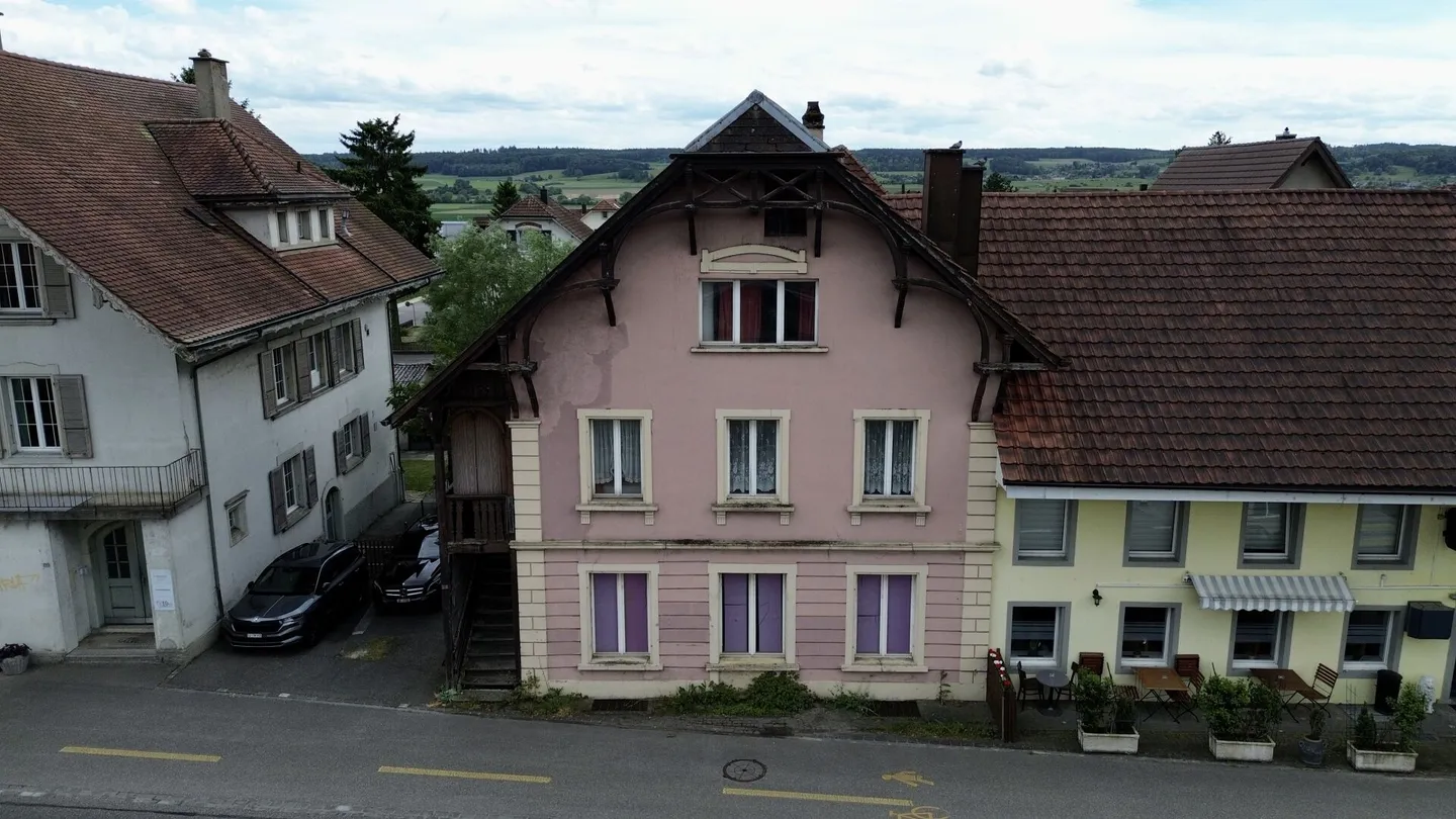 Investors pay attention: Multi-family house with great potential in Selzach - Photo 12 of 12