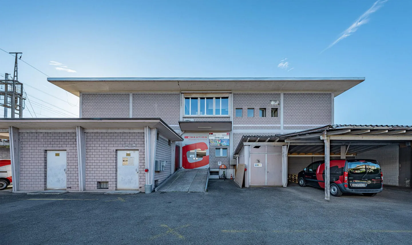 COMPLESSO COMMERCIALE INTERAMENTE AFFITTATO CON UN RENDIMENTO DEL 6% - Foto 4 di 5