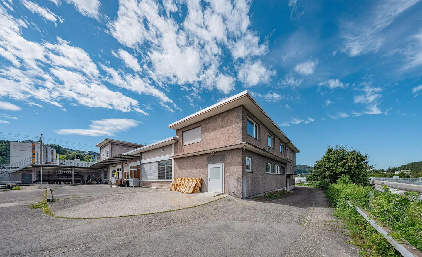 COMPLESSO COMMERCIALE INTERAMENTE AFFITTATO CON UN RENDIMENTO DEL 6% - Foto 5 di 5