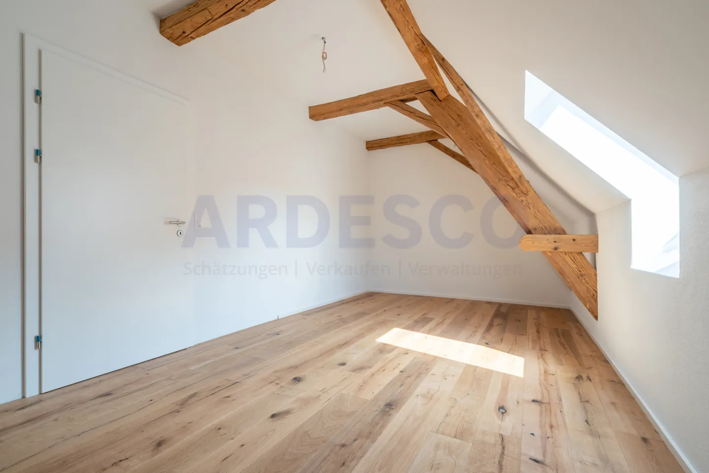Penthouse with Charm! - Photo 5 of 10