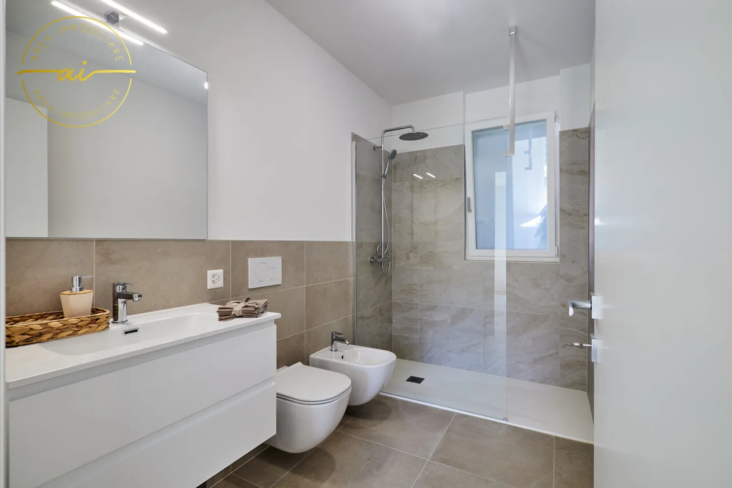 SPACIOUS 4.5 ROOMS WITH GARDEN IN ELEGANT RESIDENCE - Photo 10 of 13