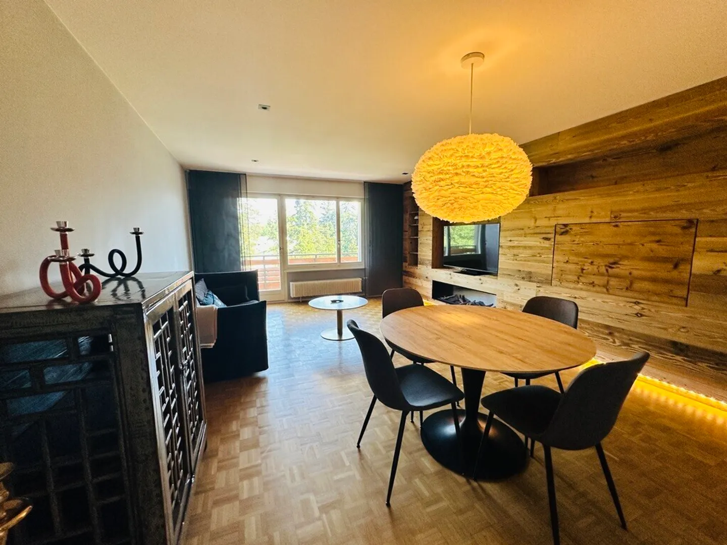 Charming 2.5 rooms in the center of Crans - Photo 2 of 14