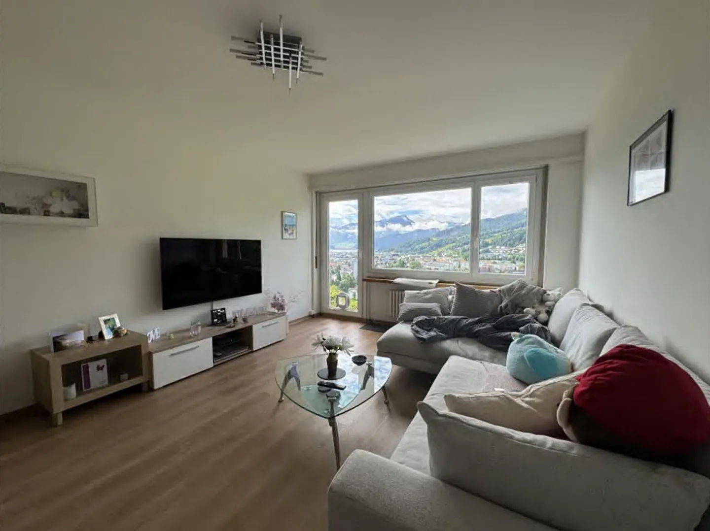 Appartement 4.5 pièces avec vue, à durée limitée - Photo 1 sur 11