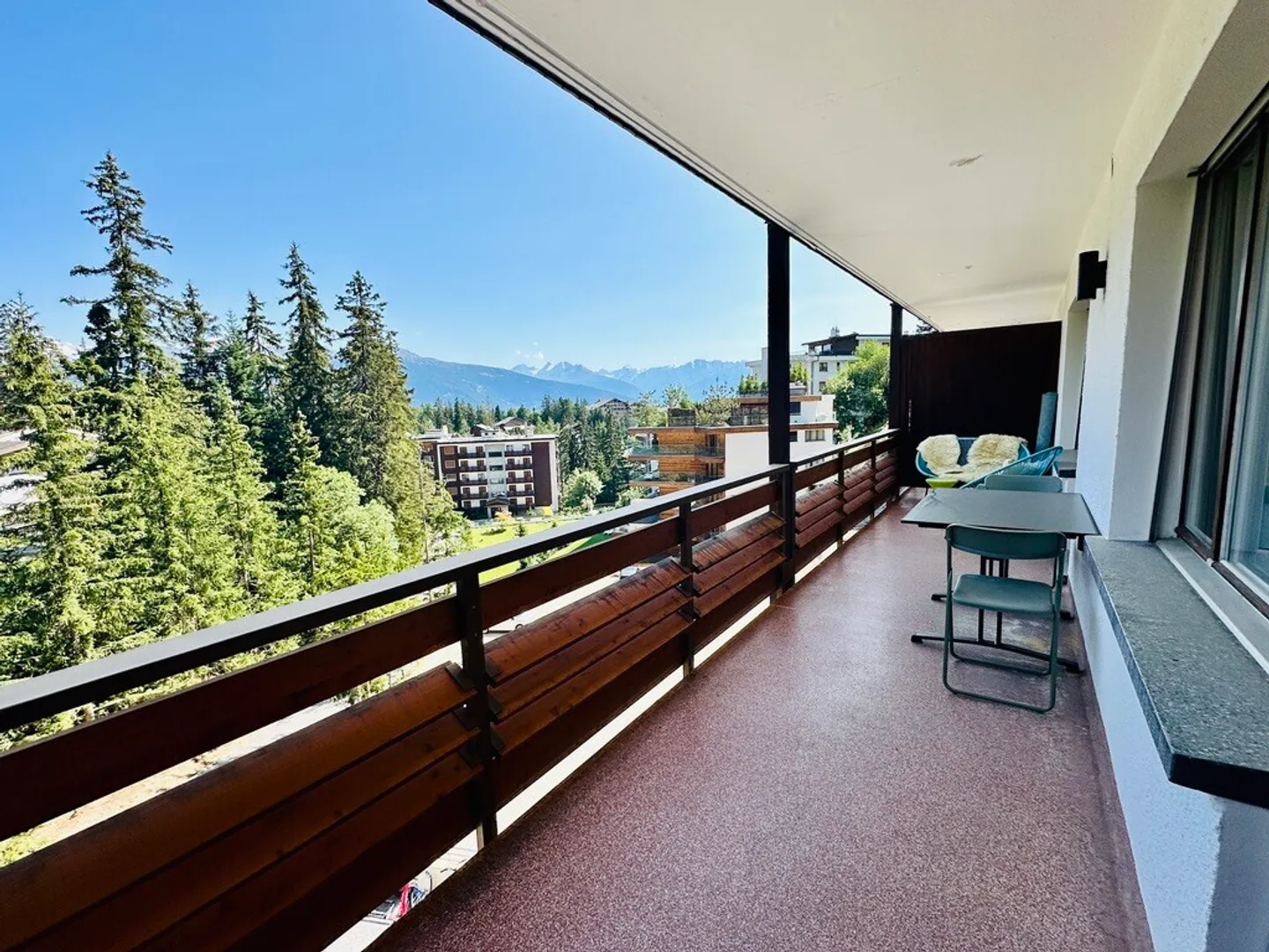 Charming 2.5 rooms in the center of Crans - Photo 4 of 14