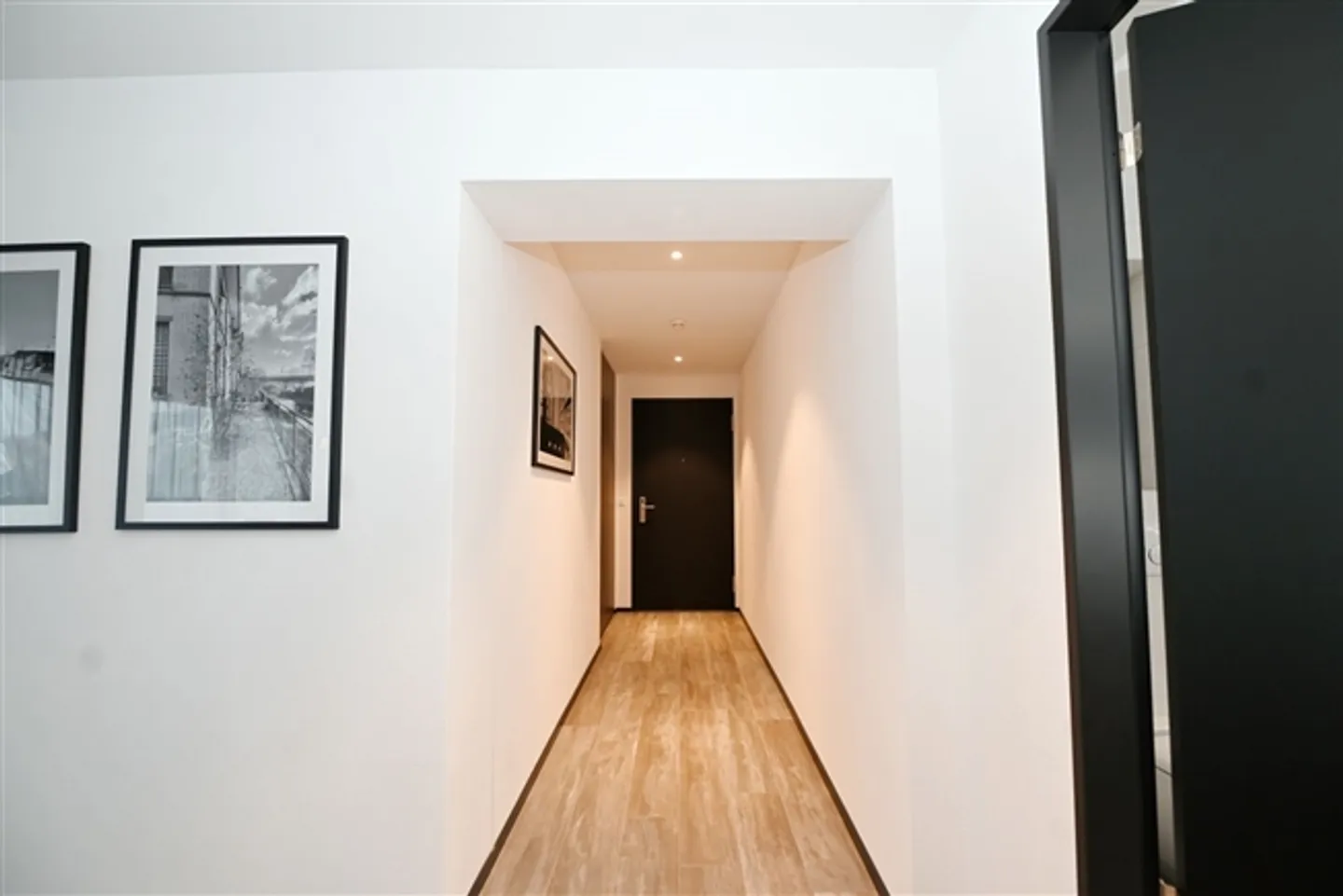 Three Point - Appartement 2.5 pièces meublé avec style - Photo 8 sur 9