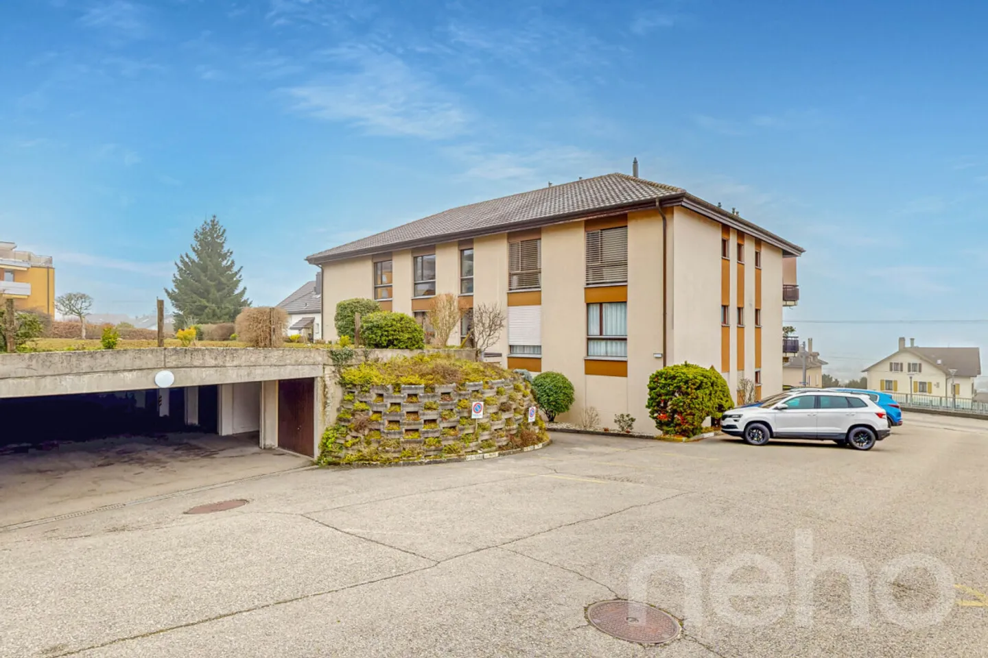 Top Floor Apartment with Lake View - Photo 11 of 13
