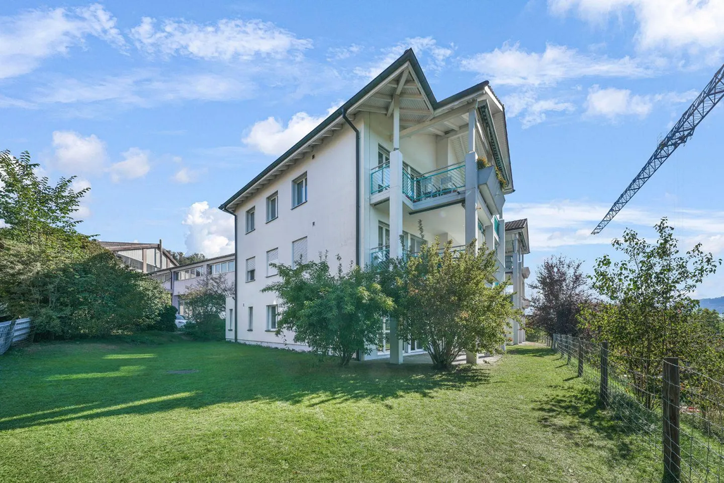 Vivre avec une vue : appartement de jardin de 4,5 pièces avec beaucoup d'intimité - Photo 13 sur 18