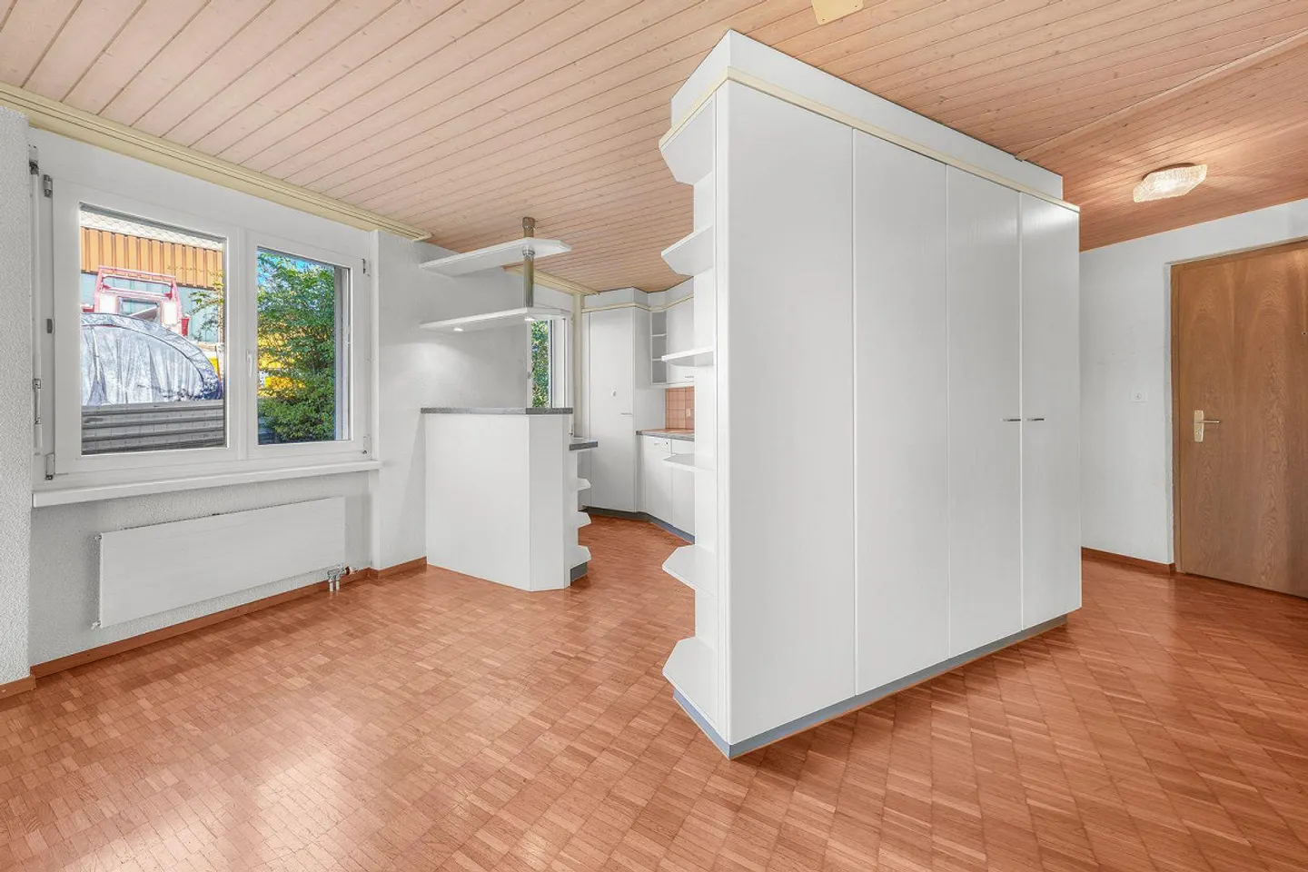 Vivre avec une vue : appartement de jardin de 4,5 pièces avec beaucoup d'intimité - Photo 3 sur 18
