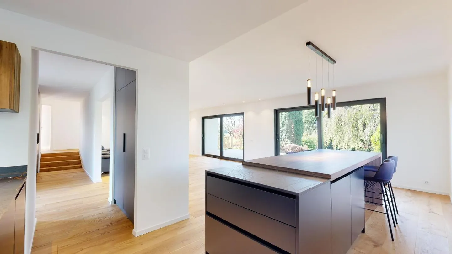 Elegant Family Home in Crassier - Photo 4 of 13