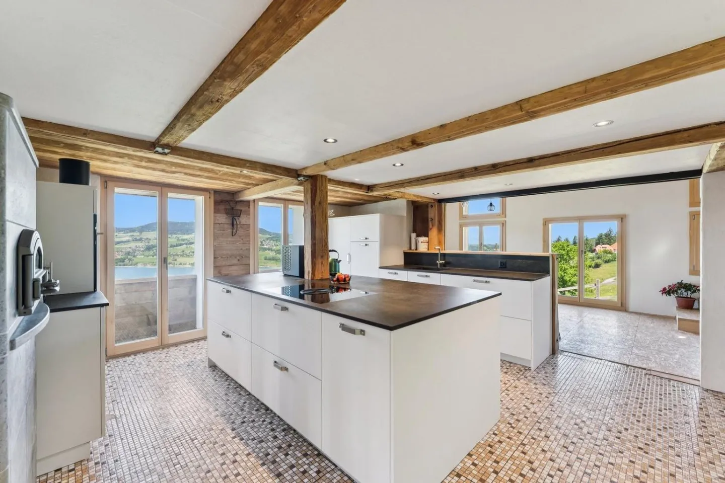 Elegante casa residenziale con vista incomparabile sul lago e sulle montagne - Foto 4 di 12