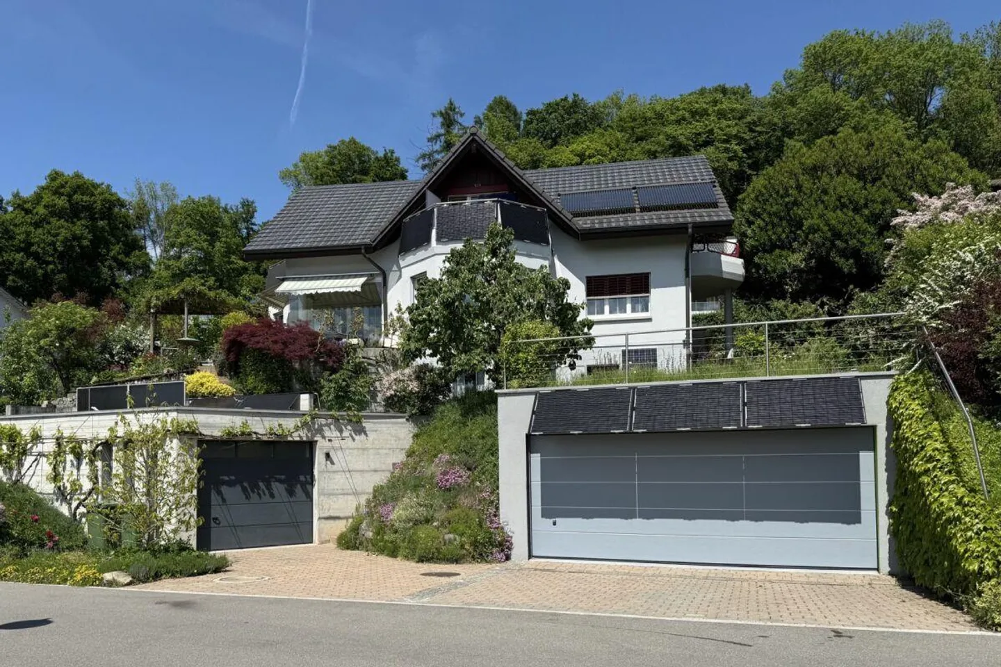 Familienfreundliches EFH an Top-Aussichtslage mit Doppelgarage und ... - Foto 3 von 13