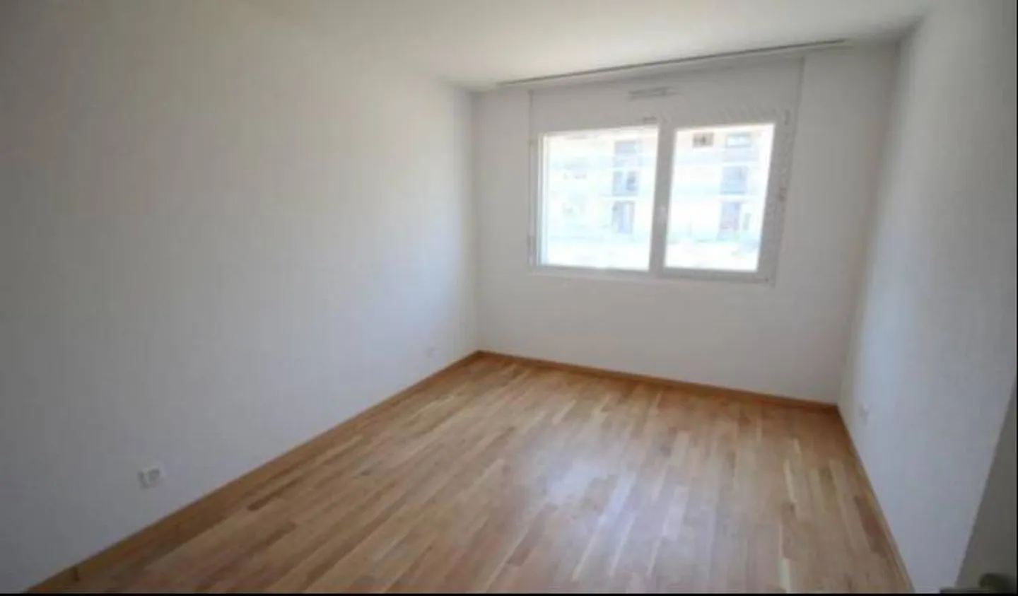 MAGNIFIKANTE IMMOBILIE MIT BALKON 200M VOM SEE - Foto 6 von 10