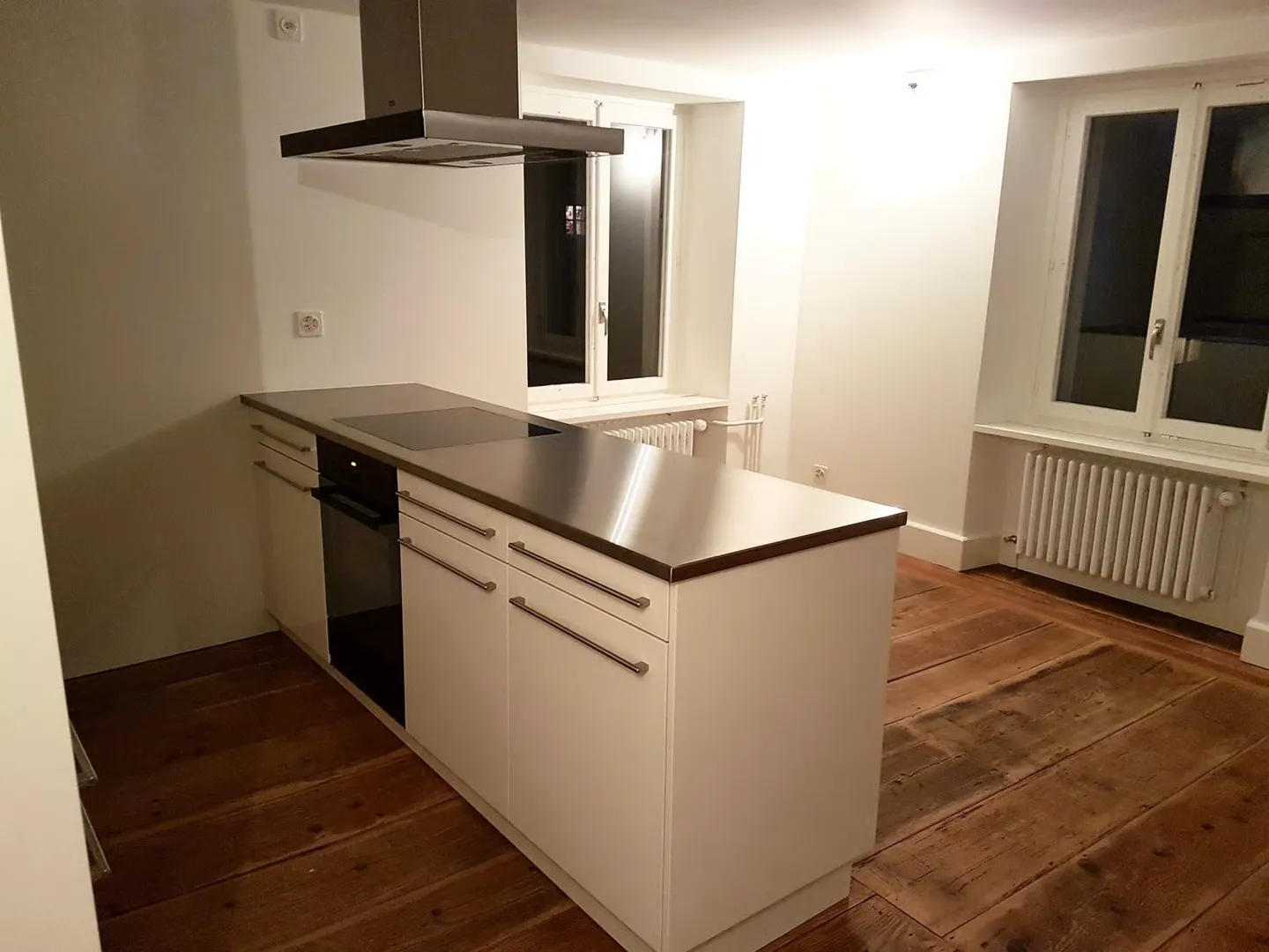Beautiful, modern old apartment with old, refreshed long strip wooden floor in the village center - Photo 1 of 9