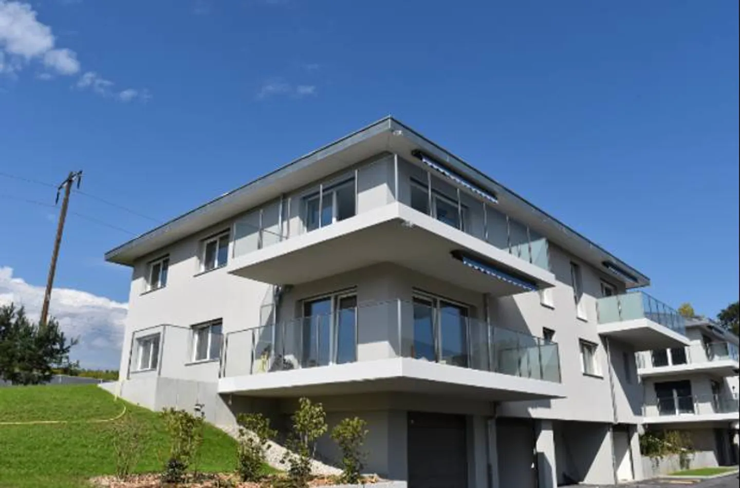 MAGNIFIKANTE IMMOBILIE MIT BALKON 200M VOM SEE - Foto 9 von 10