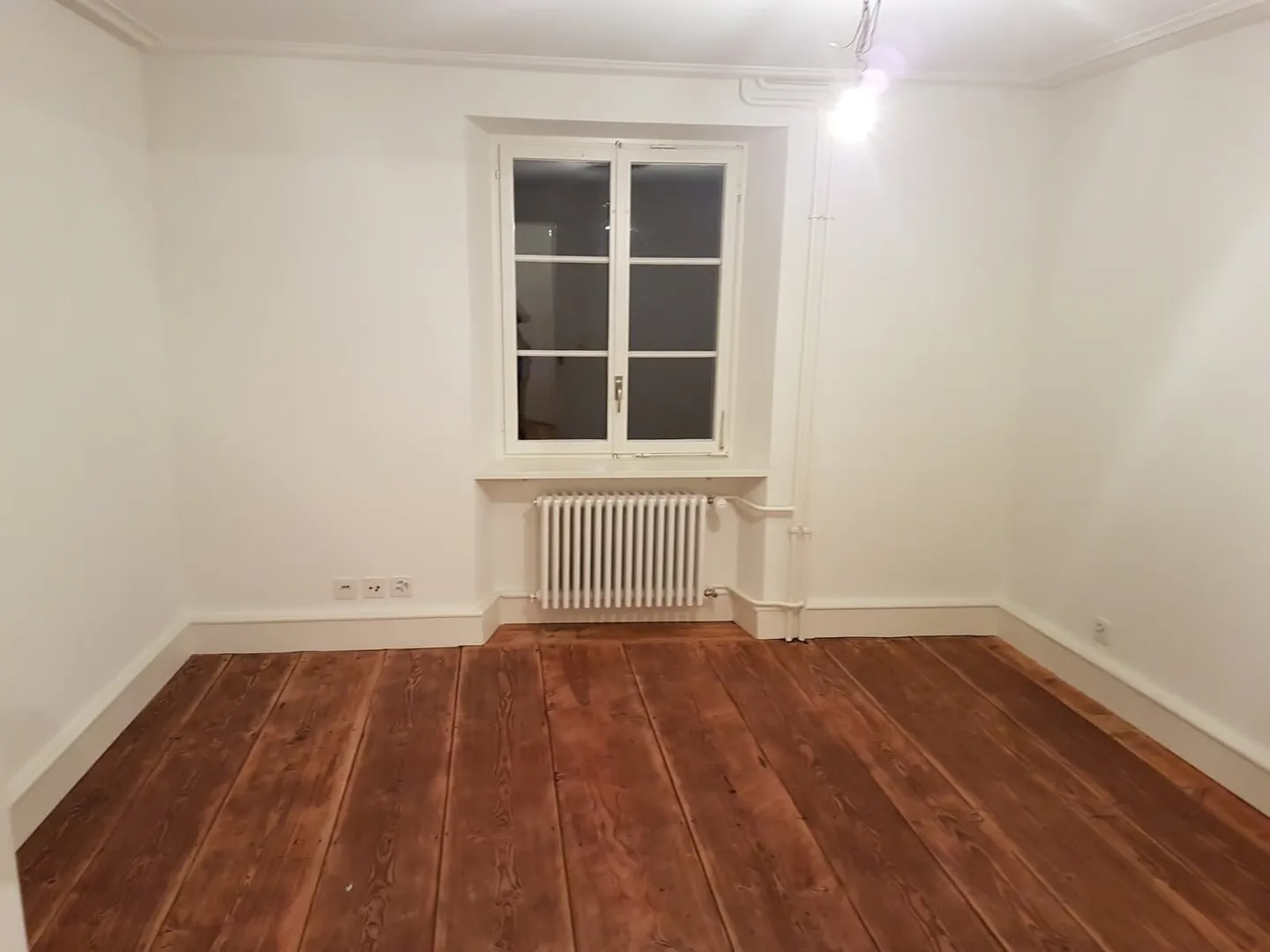 Beautiful, modern old apartment with old, refreshed long strip wooden floor in the village center - Photo 8 of 9