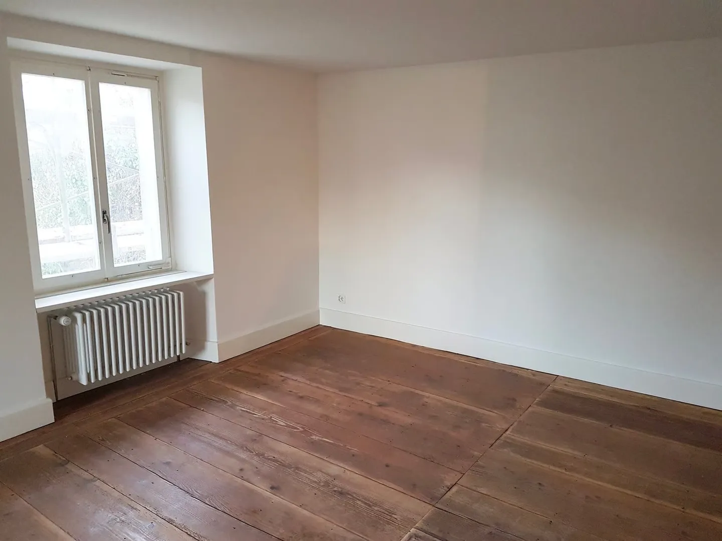 Beautiful, modern old apartment with old, refreshed long strip wooden floor in the village center - Photo 9 of 9