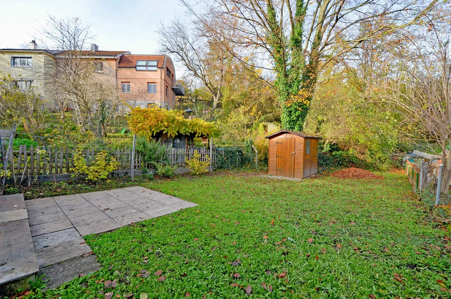 Vivre avec une ambiance de village et à proximité de la ville - Photo 3 sur 10