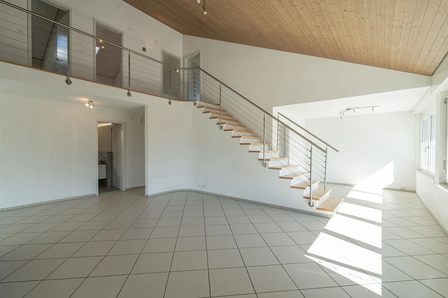 Maison individuelle de 6,5 pièces avec vue dégagée dans un emplacement ensoleillé et calme - Photo 17 sur 30