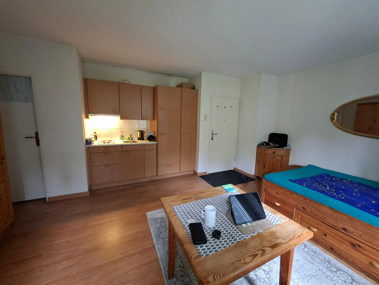 Furnished studio in a good location - Photo 3 of 4