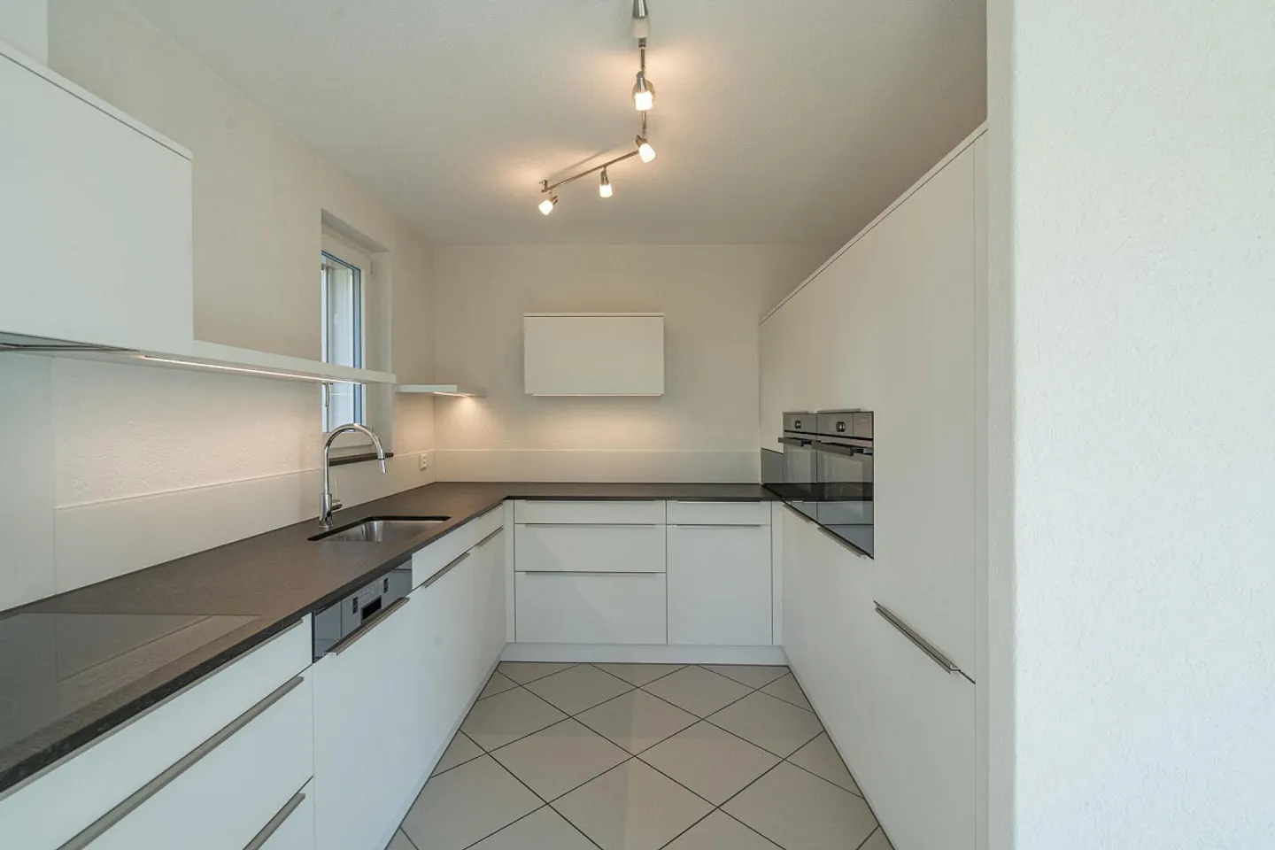 Maison individuelle de 6,5 pièces avec vue dégagée dans un emplacement ensoleillé et calme - Photo 21 sur 30