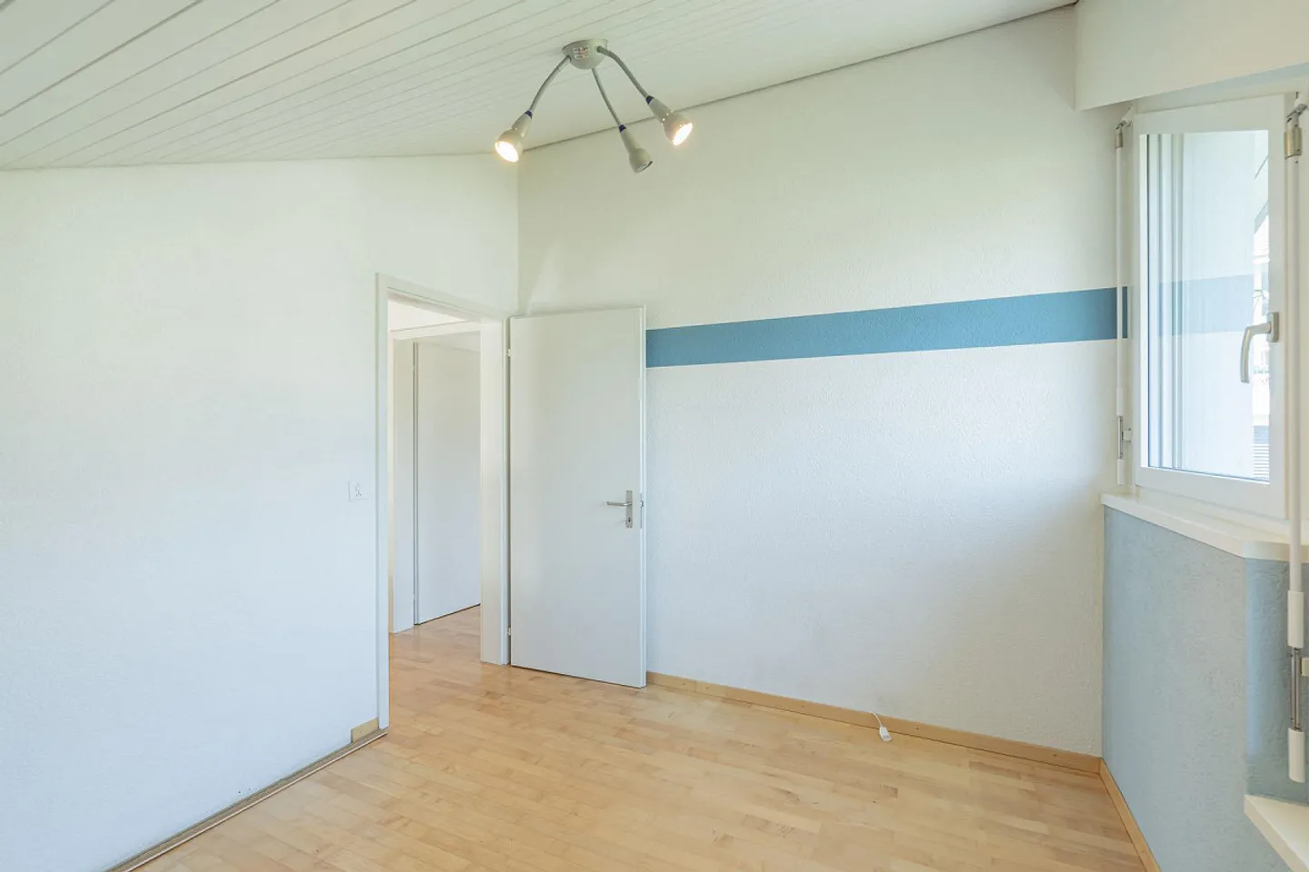 Maison individuelle de 6,5 pièces avec vue dégagée dans un emplacement ensoleillé et calme - Photo 28 sur 30